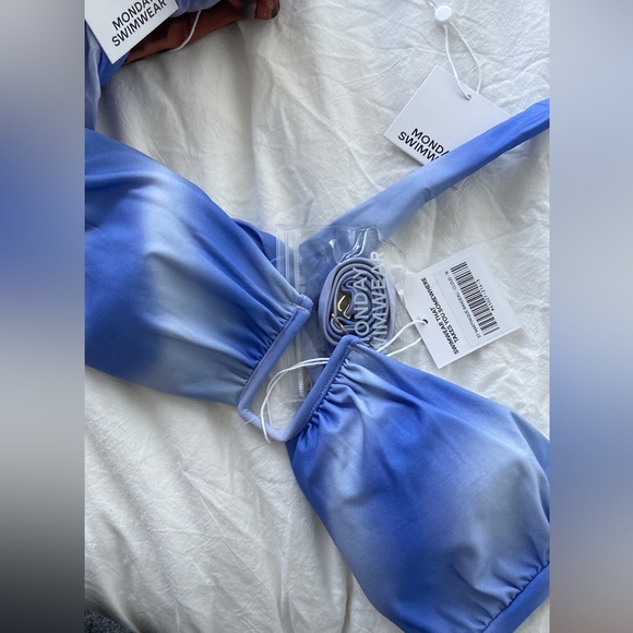 NWT FULL SET - bandeau top, itsy bottom, Mykonos sarong Monday Swimwear (Cloud) - Picture 5 of 7